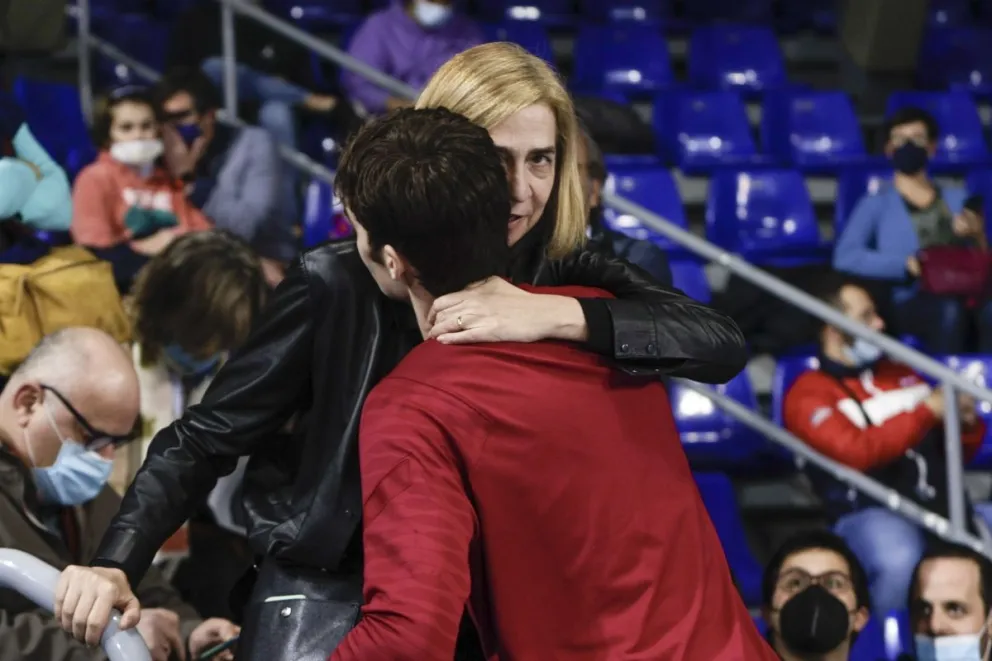 La particular reacción de la infanta Cristina tras ser consultada por la novia de Pablo Urdangarin