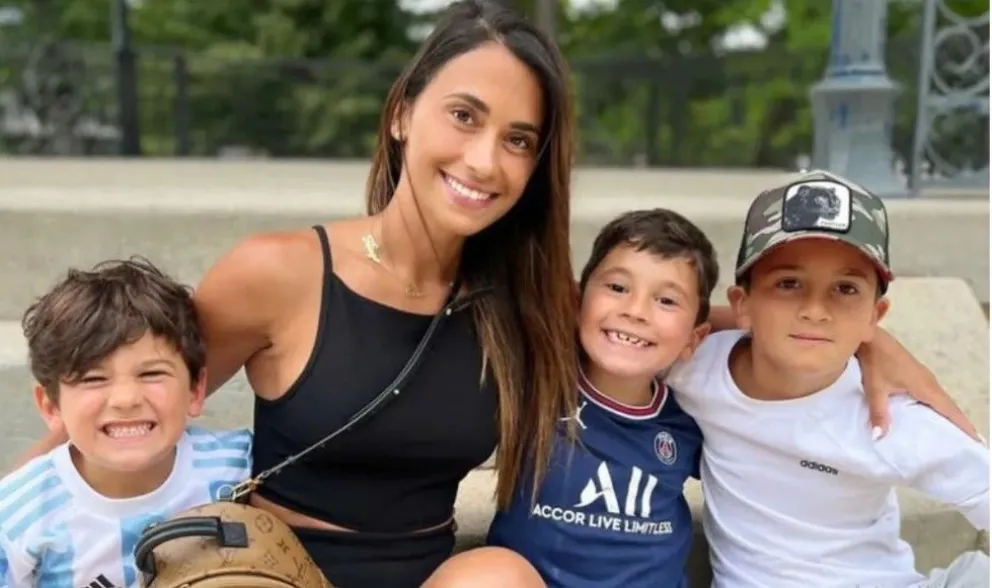 El Monumental se rindió ante la belleza de Antonela Roccuzzo y la picardía de los hijos de Lionel Messi