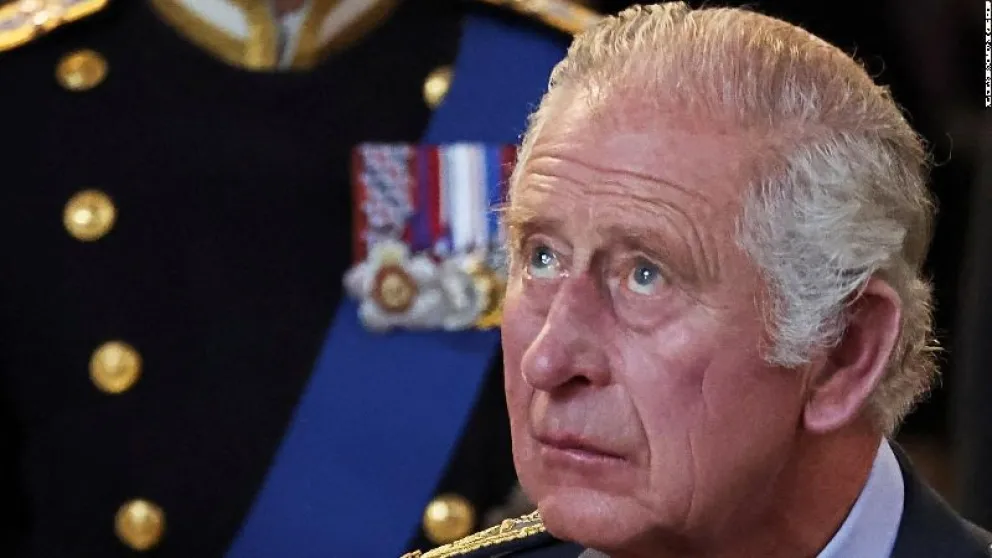 Brutal rechazo: el terrible pánico de Carlos III tras enviar la invitación de la coronación a Harry y Meghan