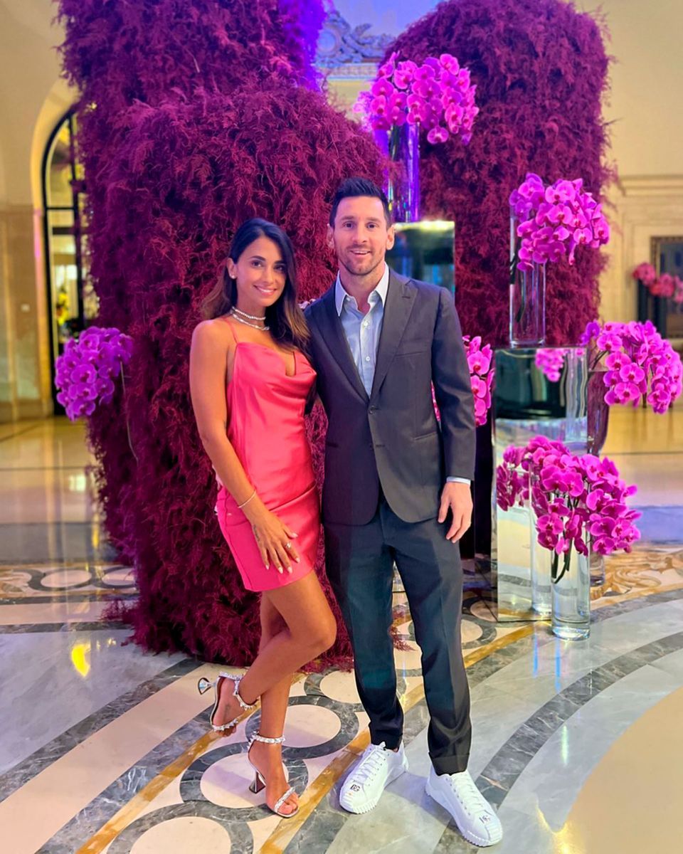 MESSI Y ANTONELA