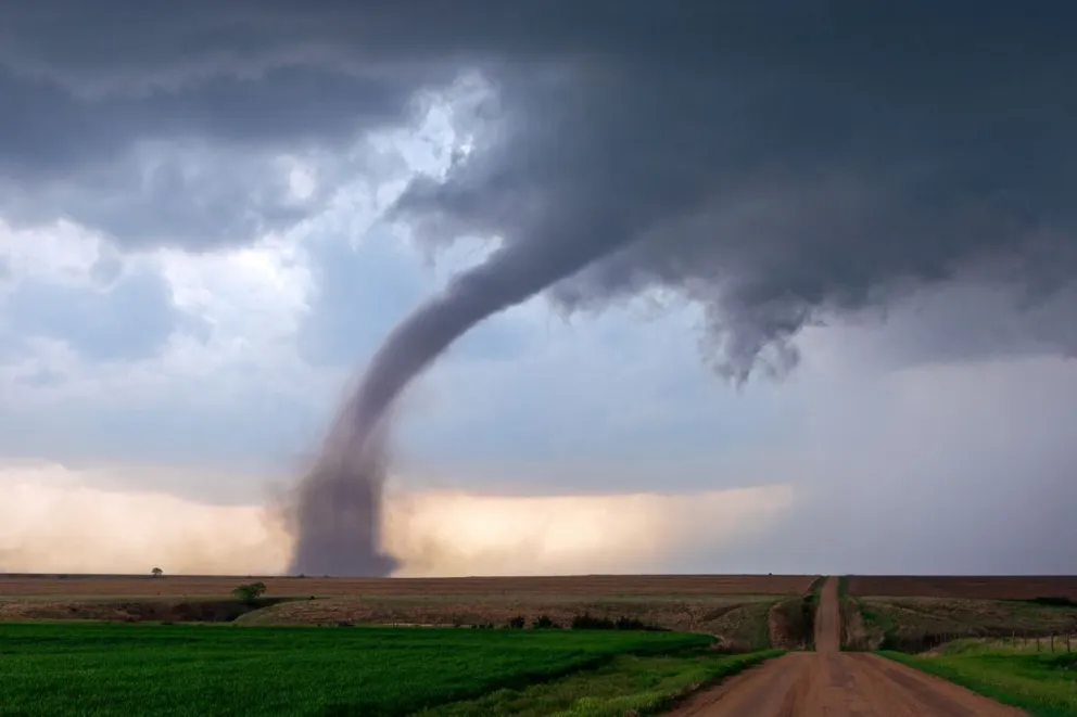 Tragedia en Estados Unidos: hubo un tornado que dejó a varios fallecidos y provocó terribles destrozos
