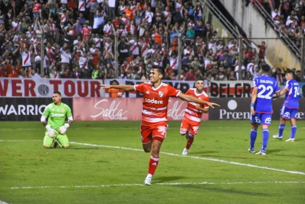 River Plate se presentó en Salta y el estadio Padre Martearena se vistió de fiesta