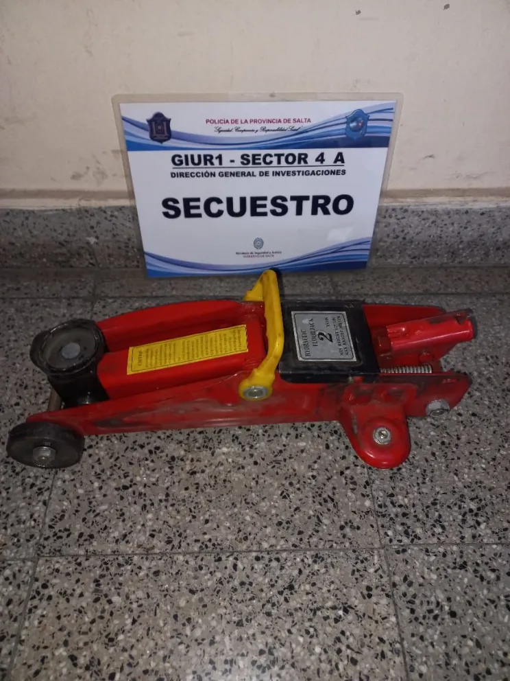 Capturan a ladrón de autos en barrio Altos La Viña