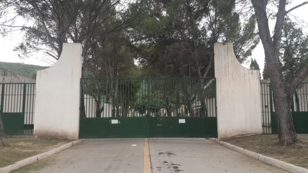 Misterio en cementerio de Salta, un ataúd se prendió fuego solo