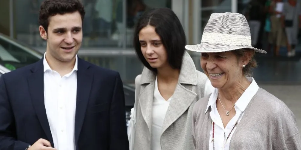 La infanta Elena harta de todo reveló quién es el que paga la vida de lujos y fiestas a Froilán 