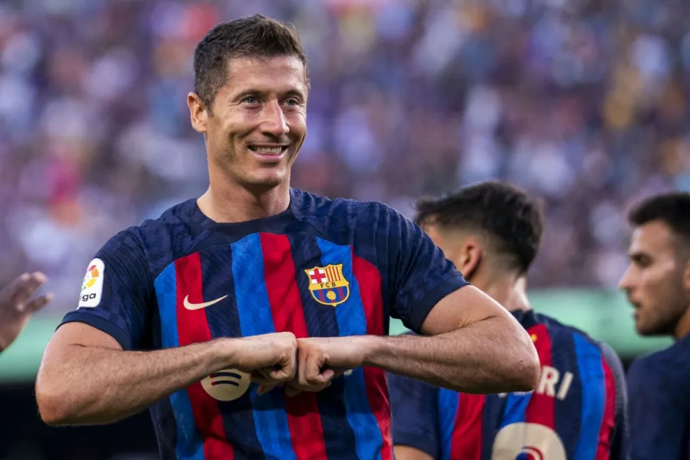Gavi celoso: Robert Lewandowski impacta y revoluciona las redes con estas infartantes fotos