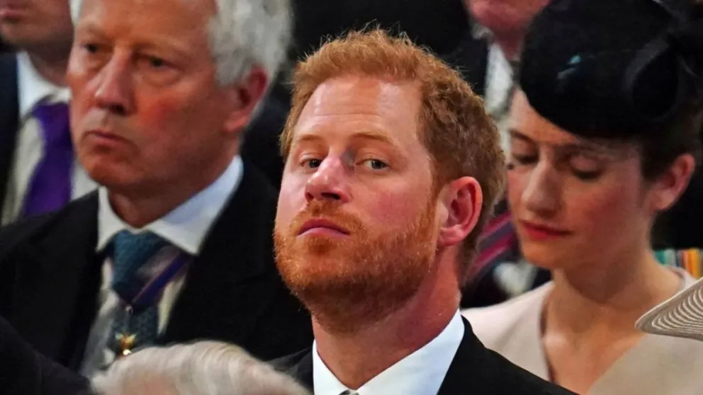 Una imagen que indigna a la familia real: sin pudor, el príncipe Harry ostenta lujo y poder