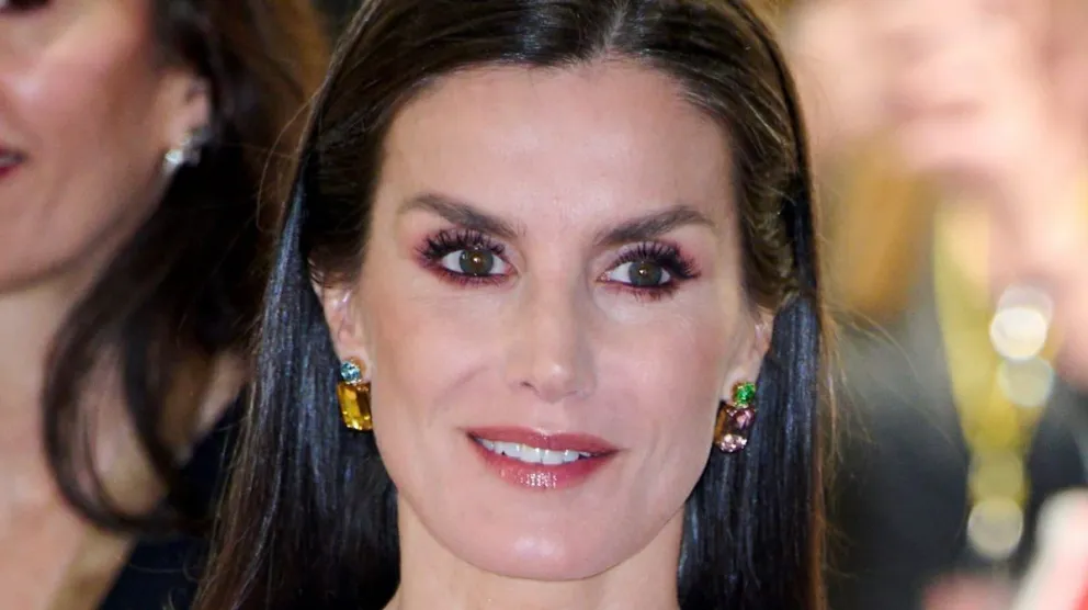 La actitud hipócrita de la reina Letizia: el día que aceptó la ayuda de Juan Carlos I y su amante