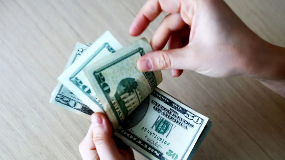Dólar blue: así será la “impactante” cotización de la moneda para la jornada del lunes