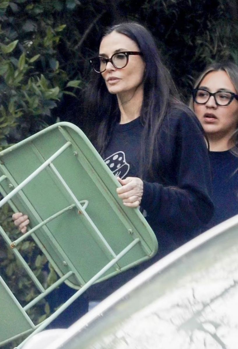 Demi Moore, llegando a la casa de su hija Rumer.