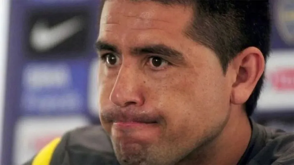 Tras la salida de Ibarra, el argentino que se ofreció para dirigir Boca: quiere el llamado de Riquelme