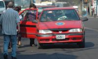 Los taxistas reclaman que el aumento tarifario no alcanza para vivir