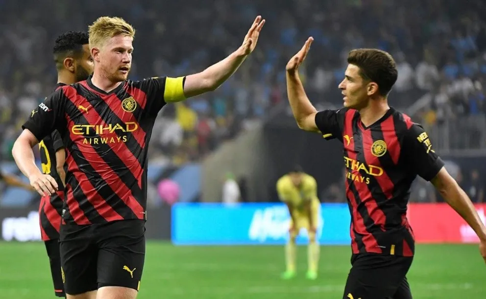 Arde el Manchester City: el grosero gesto de De Bruyne con Julián Álvarez que alarmó a Pep Guardiola