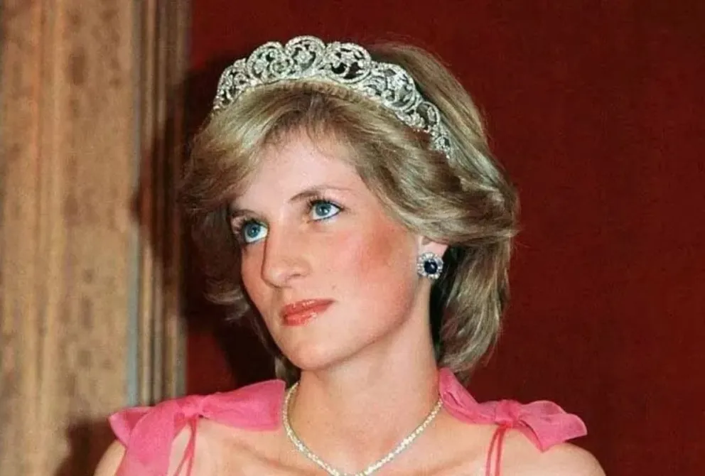 Lady Di continúa siendo víctima de la corona inglesa: así es descripta en la página oficial
