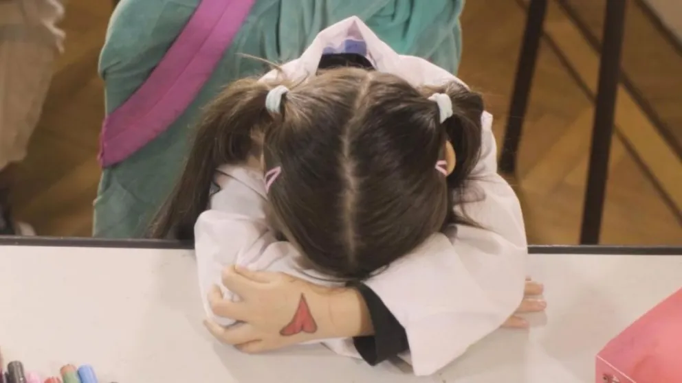 Por medio de la escuela, una madre se enteró que su hija era abusada por su pareja     