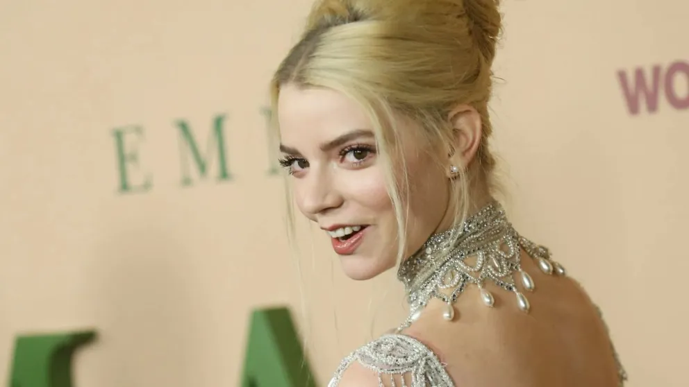 Anya Taylor-Joy transformó la ficción en realidad con este inusual y mágico vestuario
