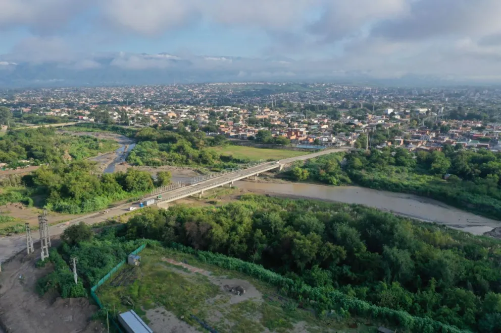 Tras las acusaciones, desmintieron la duplicidad de obras en el puente del Río Arenales     