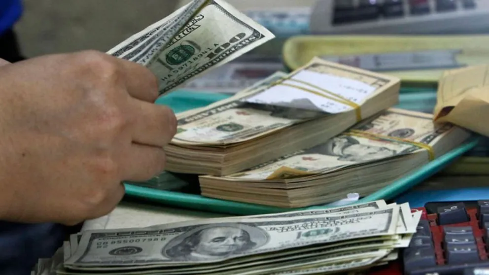 Dólar blue: esta es la “impactante” cotización de la moneda para este martes 11 de abril