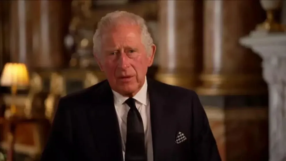 El plan de Carlos III para impedir que el príncipe Harry lo sustituya en su ausencia