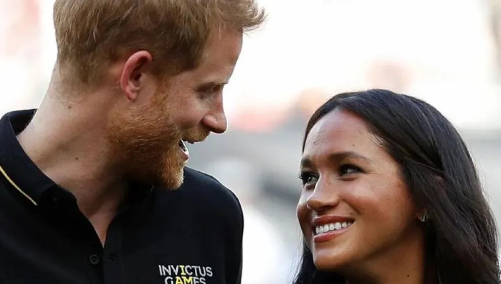 Carlos III bajo brutal estrés: la insólita pista que revela si Harry y Meghan asistirán o no a la coronación