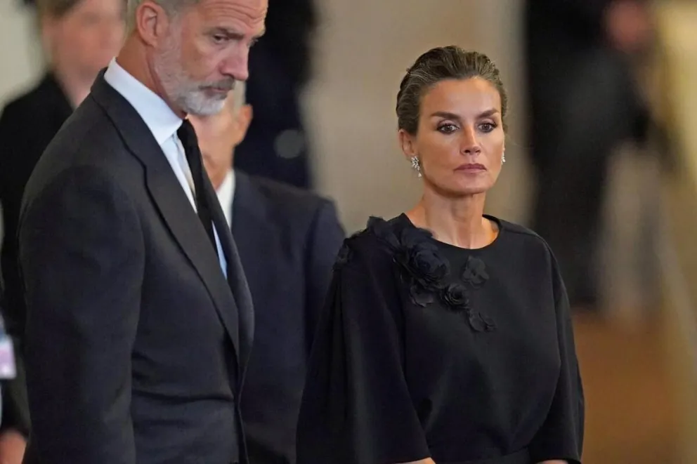 Crisis total: la reina Letizia se alejó del rey Felipe VI y se hospedó con un amigo en Semana Santa
