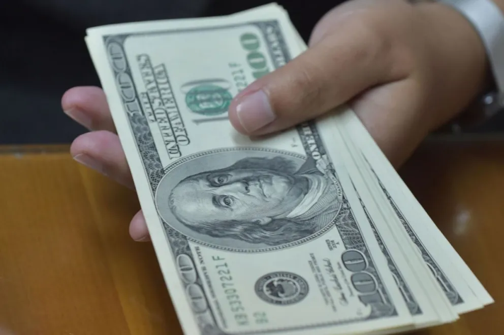 Dólar blue: esta es la “impactante” cotización de la moneda para este miércoles 5 de abril