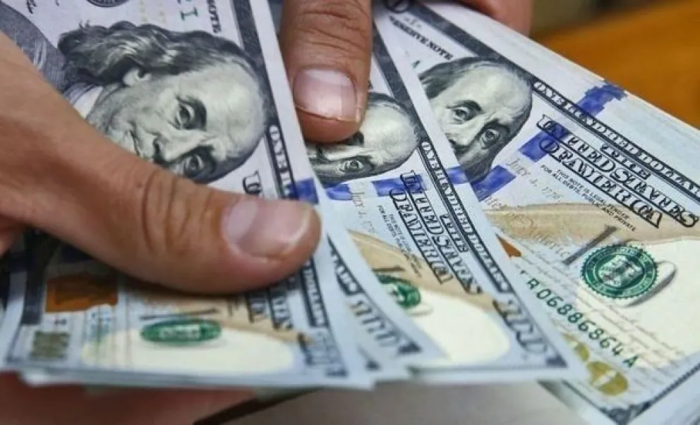 Fue a comprar porotos y lo estafaron con seis mil dólares