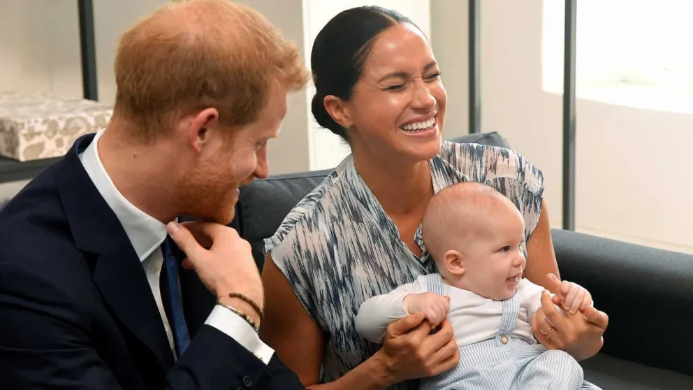 Meghan Markle sorprende a todos con este anuncio para Archie: Harry totalmente destruido