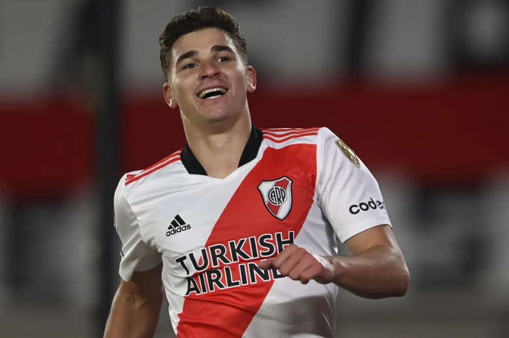 Por este delantero de River, el Benfica pagaría lo mismo que pagó el City por Julián Álvarez 