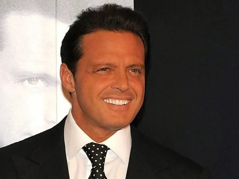 Aracely Arámbula sorprendida con el look que eligió Luis Miguel para viajar con Paloma Cuevas