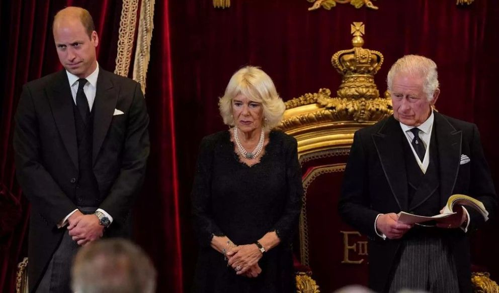 La familia real envuelta en un esc&aacute;ndalo.