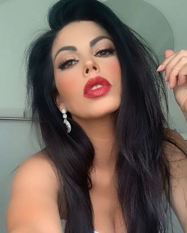 África Zavala.