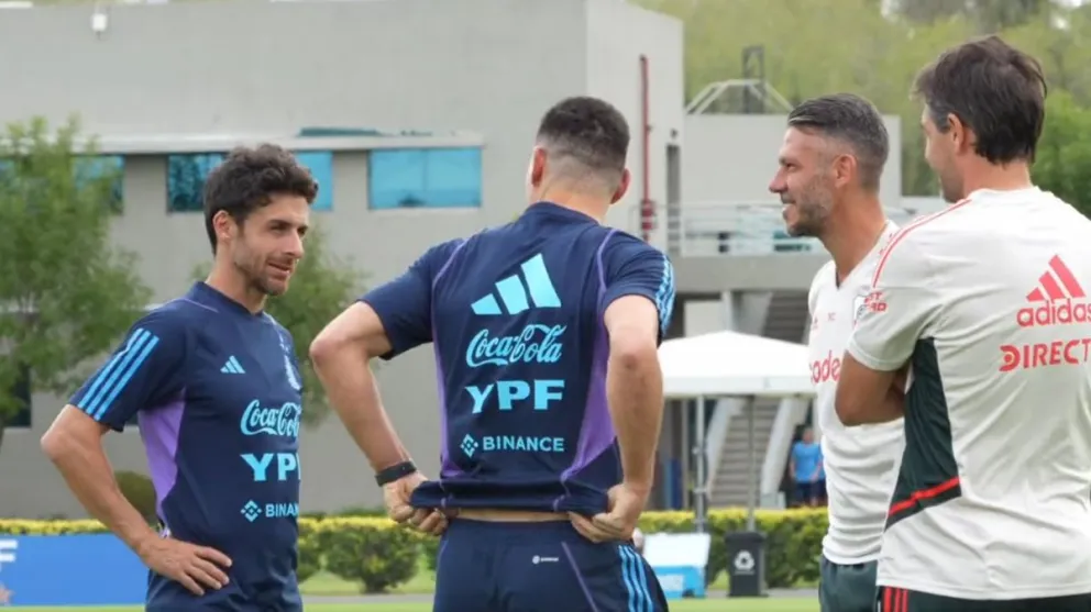 Festeja todo River: el tapado de Lionel Scaloni sería un defensor del equipo de Martín Demichelis