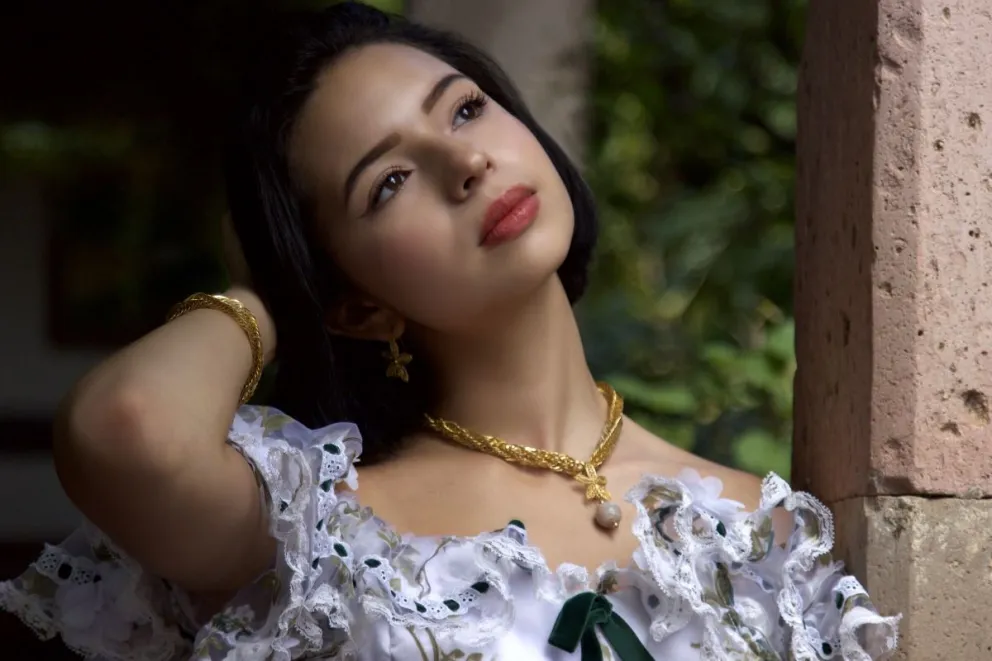 El emotivo y hermoso mensaje que dedicó Ángela Aguilar en un día muy especial: enterneció a todos