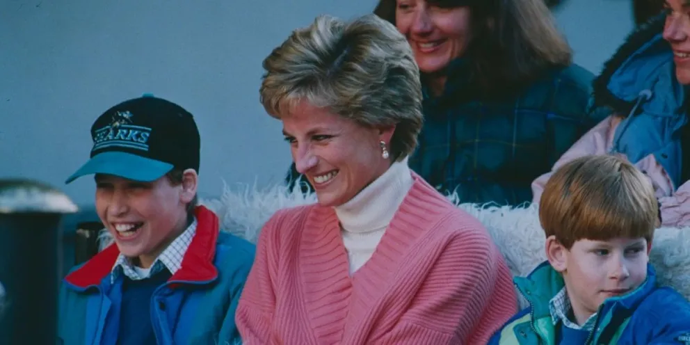 La razón por la que Lady Di agredió físicamente al príncipe Harry cuando era un niño 