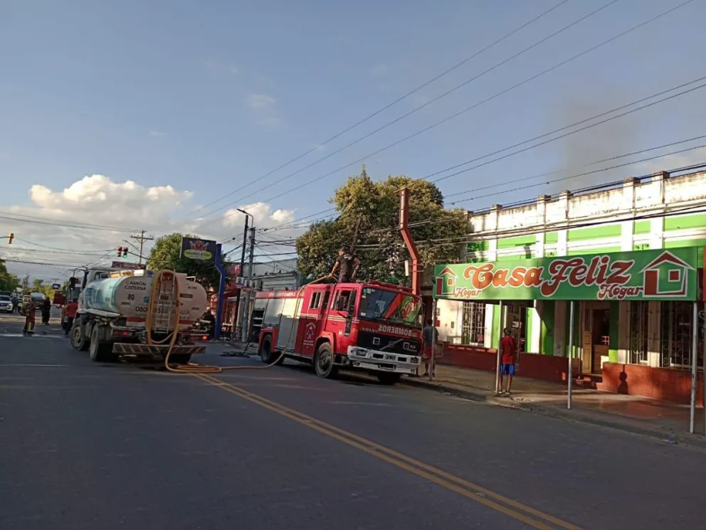 El incendio en la galería de Cerrillos provocó una pérdida millonaria en mercadería