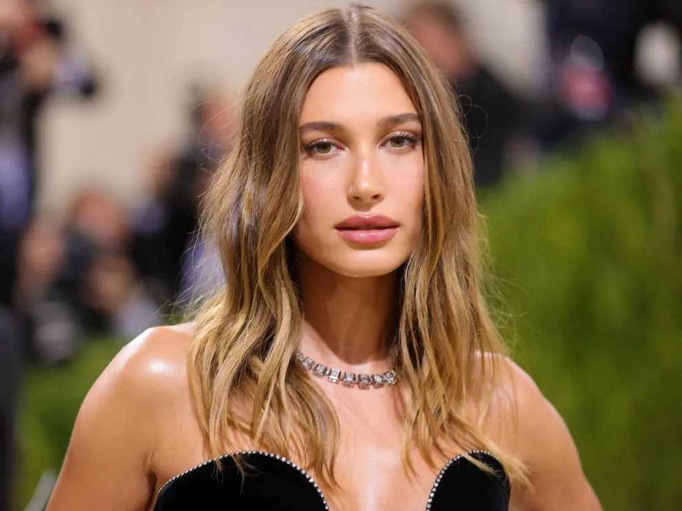 Selena Gómez la imita: Hailey Bieber cambia su imagen con esta increíble renovación, fotos