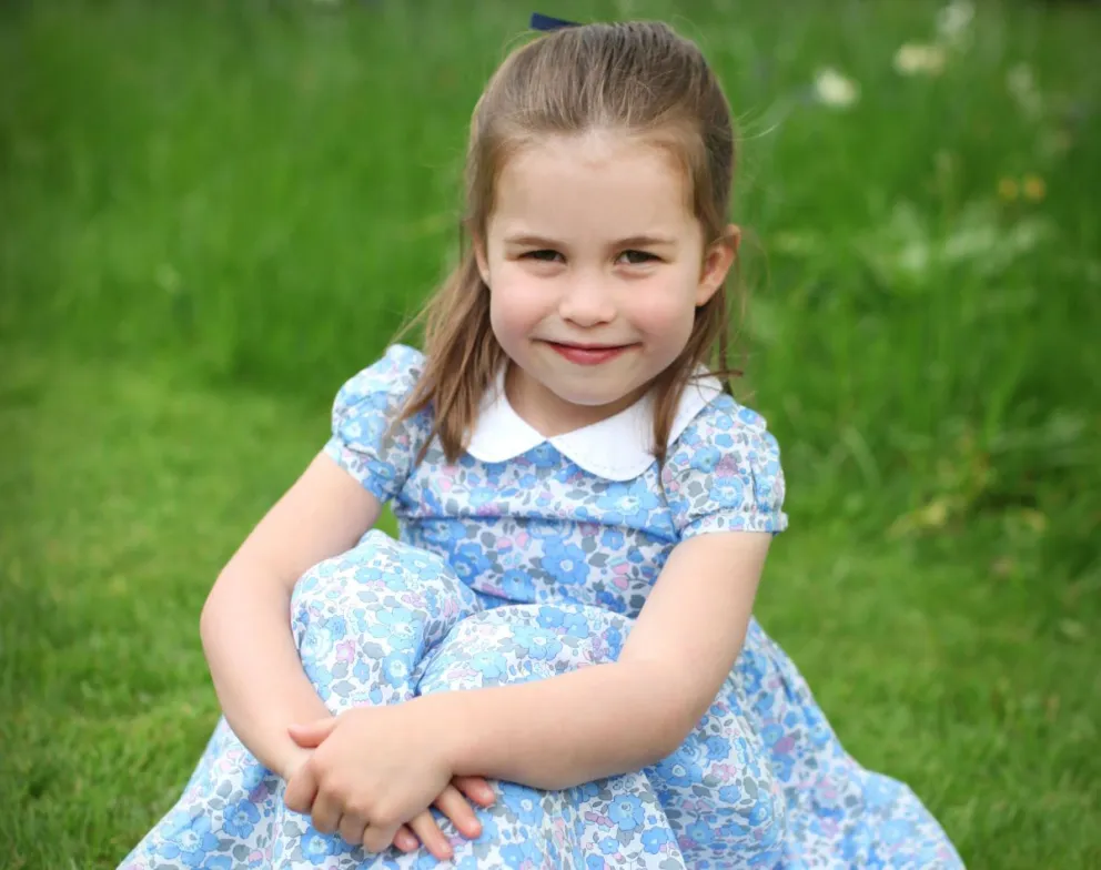 Con estilo: conocé la lujosa marca española que vistió a la princesa Charlotte durante las Pascuas