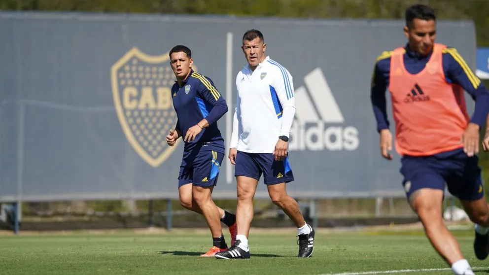 Almirón no lo puede creer: en su primer entrenamiento en Boca recibe una pésima noticia