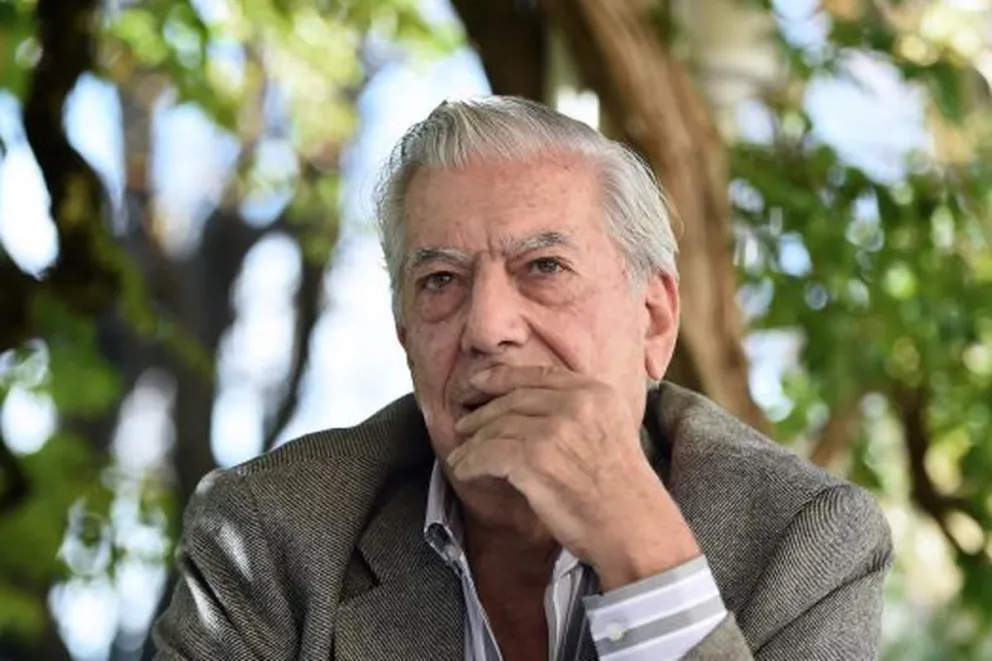 Isabel Preysler devastada: este es el presente sentimental de Mario Vargas Llosa, lo reveló su hijo