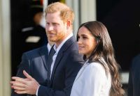 El príncipe Harry y Meghan Markle están en quiebra económica y usan lujosas prendas millonarias
