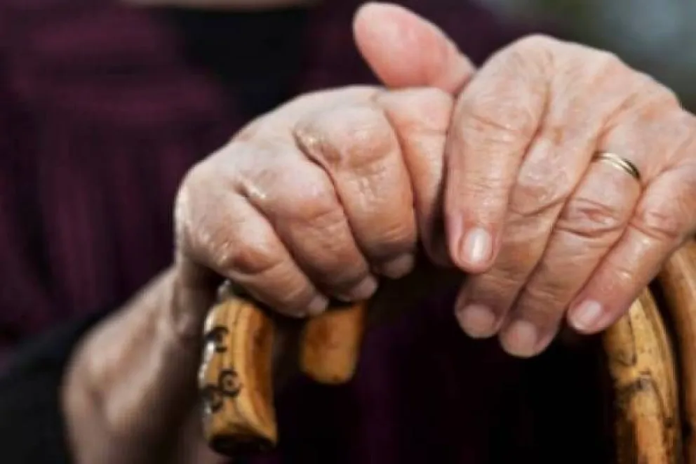 Una abuela quedó en la calle por esta indignante razón
