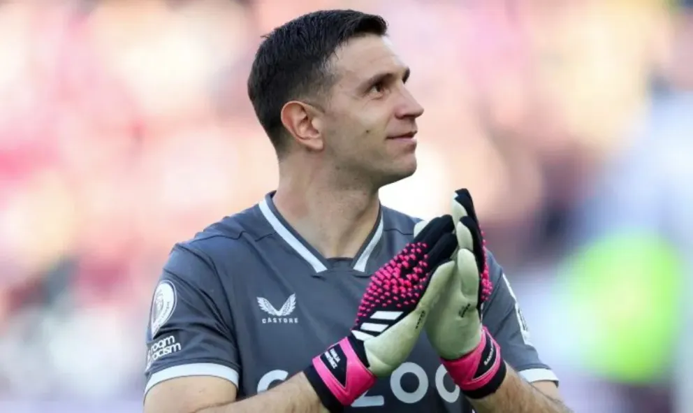 Tiembla el Aston Villa: el gigante europeo que se suma a la lucha por el Dibu Martínez y alarma a Emery