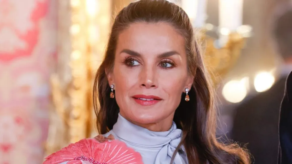 Tremendo papelón real: el terrible error de Letizia en su look que desató graves burlas en redes