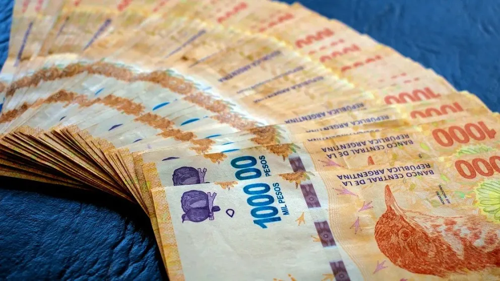 Bono extraordinario de $100.000 para trabajadores en blanco: confirmaron las fechas de cobro de mayo