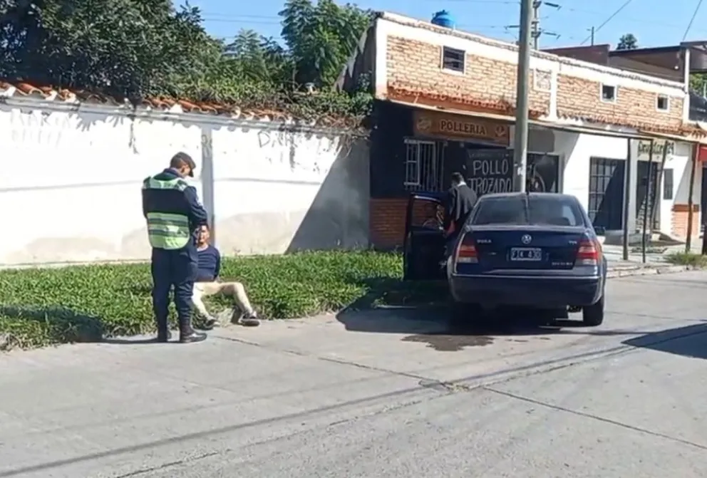 Ebrios al volante: chocaron y golpearon a un policía 