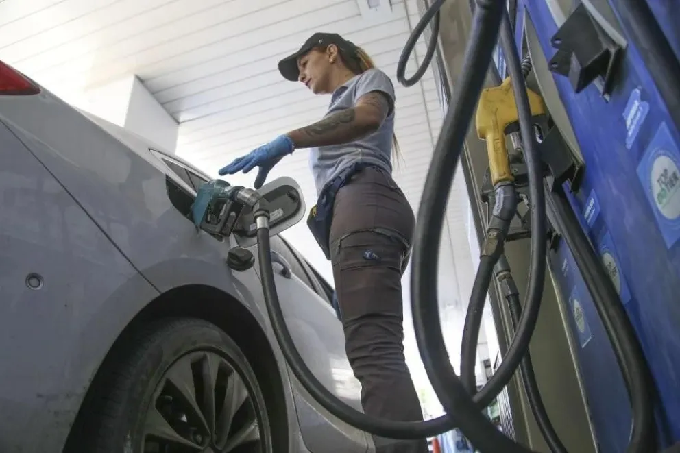 Otro aumento en la nafta: conocé los valores que regirán desde el próximo sábado