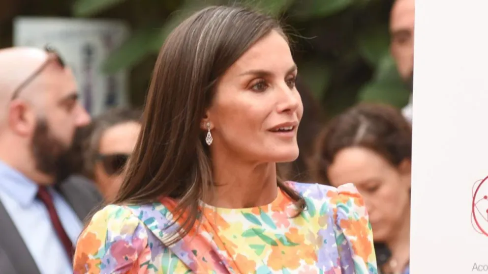 Una ciudadana lanzó fuertes palabras a la reina Letizia: el rey Felipe VI y sus hijas no pueden creerlo