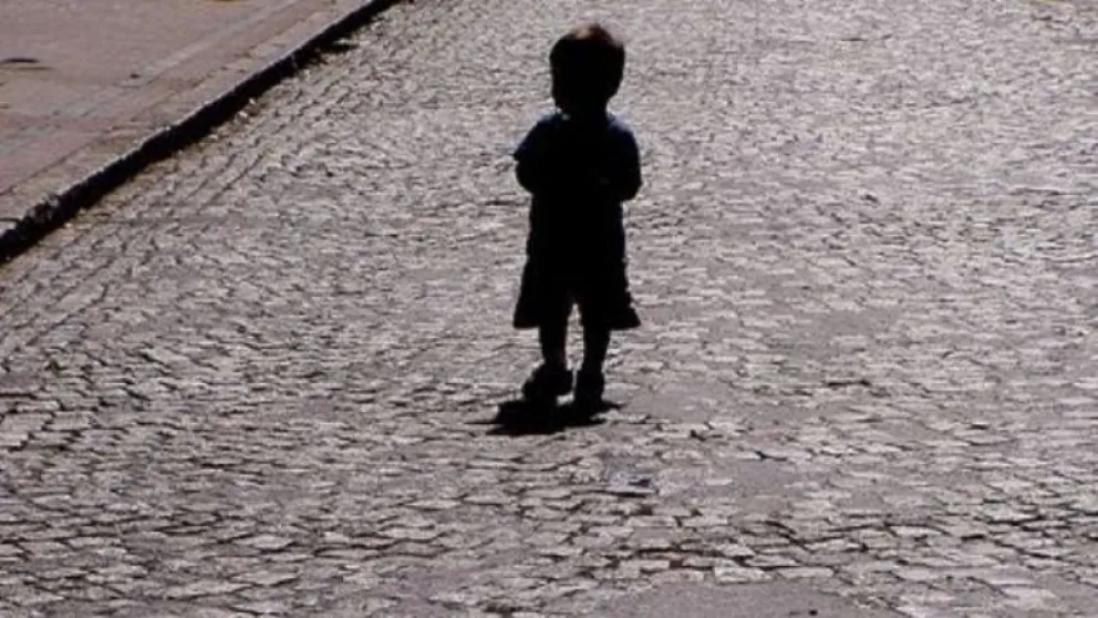 Hallaron a un nene de 4 años caminando solo por la calle y alarmó a todos
