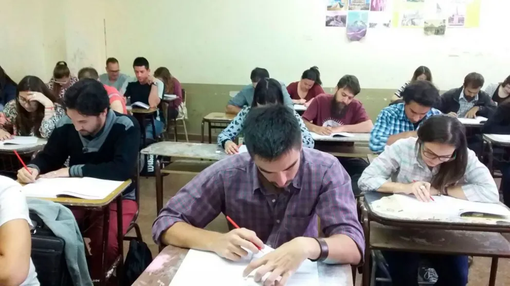 Becas Progresar: el Gobierno promulgó la ley que amplía el límite de edad de los beneficiarios